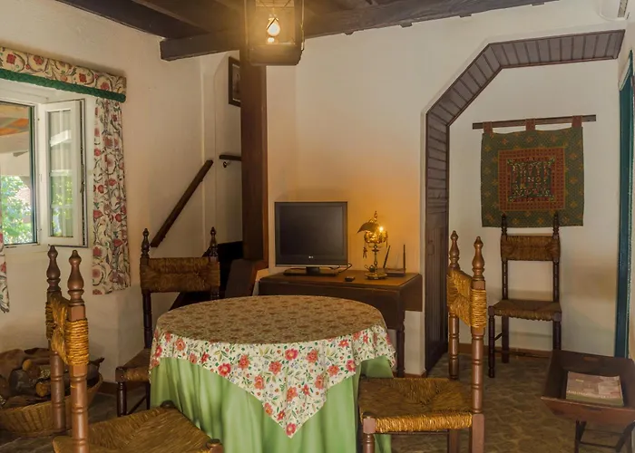 Casa Naves De Sto António Hotel *