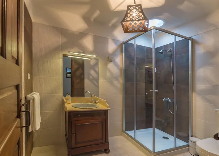 Casa Naves De Sto António Hotel *