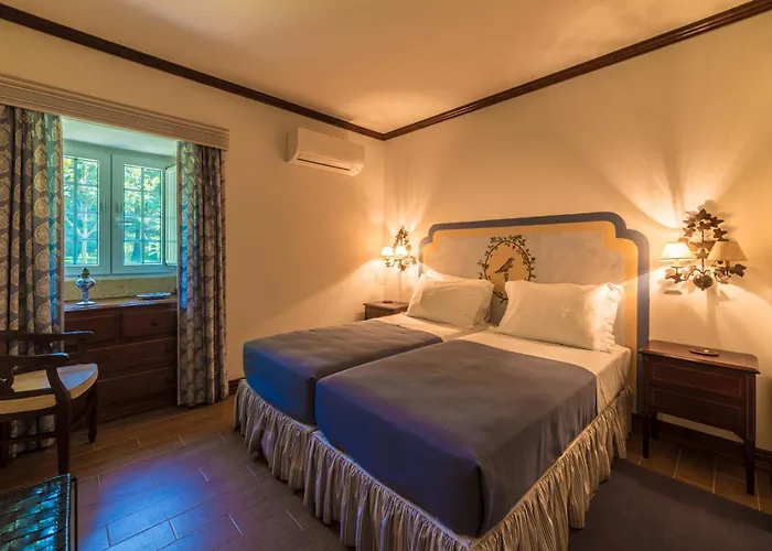 Casa Naves De Sto António Hotel *