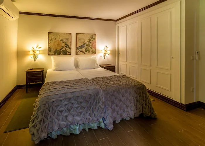 Casa Naves De Sto António * Alcafozes