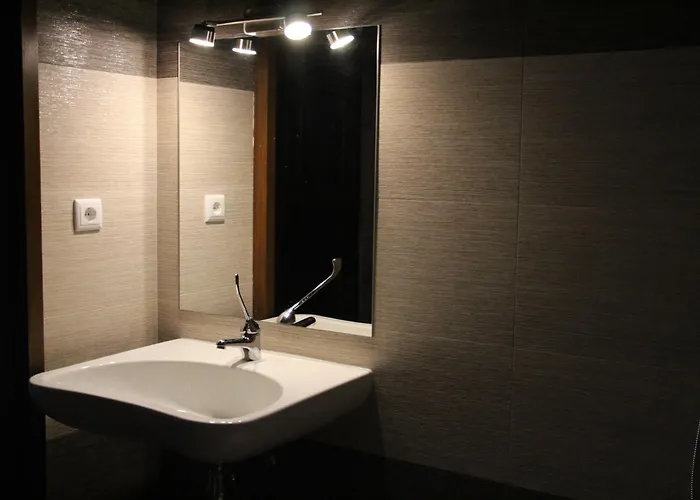 Casa Naves De Sto António Hotel *