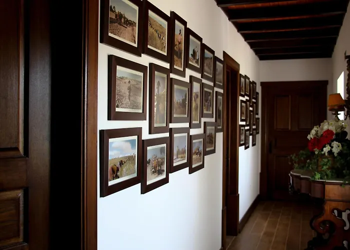 Casa Naves De Sto António Hotel *