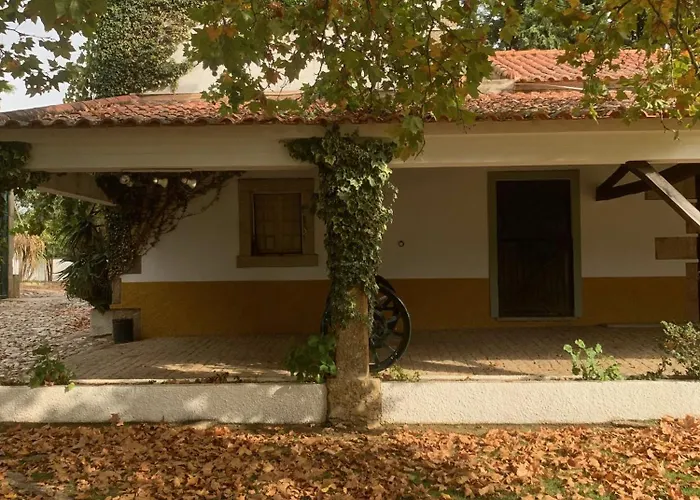 Casa Naves De Sto António Hotel *