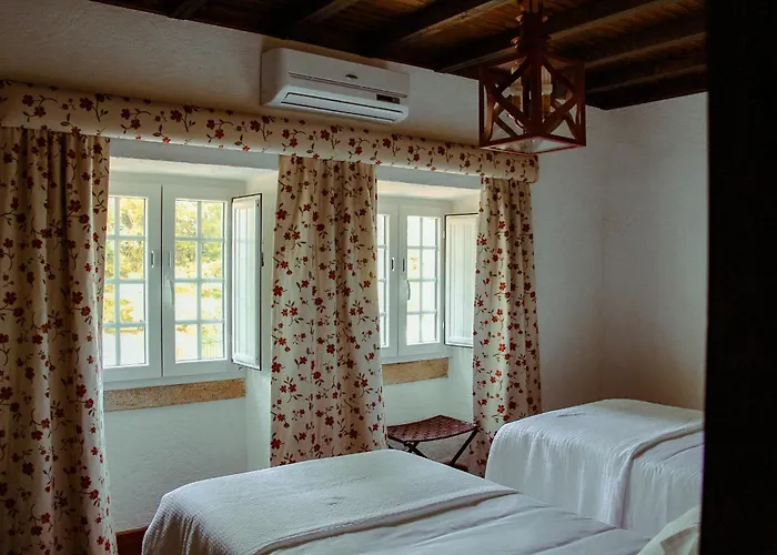Casa Naves De Sto Antonio Отель *