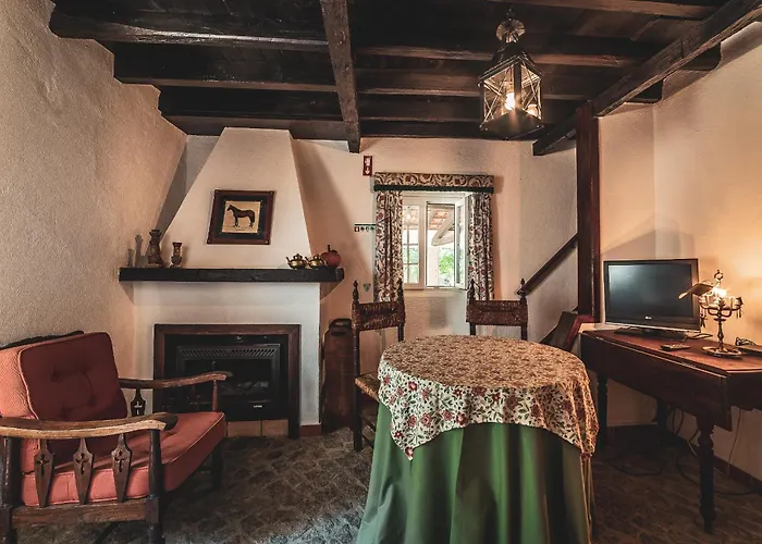 Отель Casa Naves De Sto Antonio Alcafozes